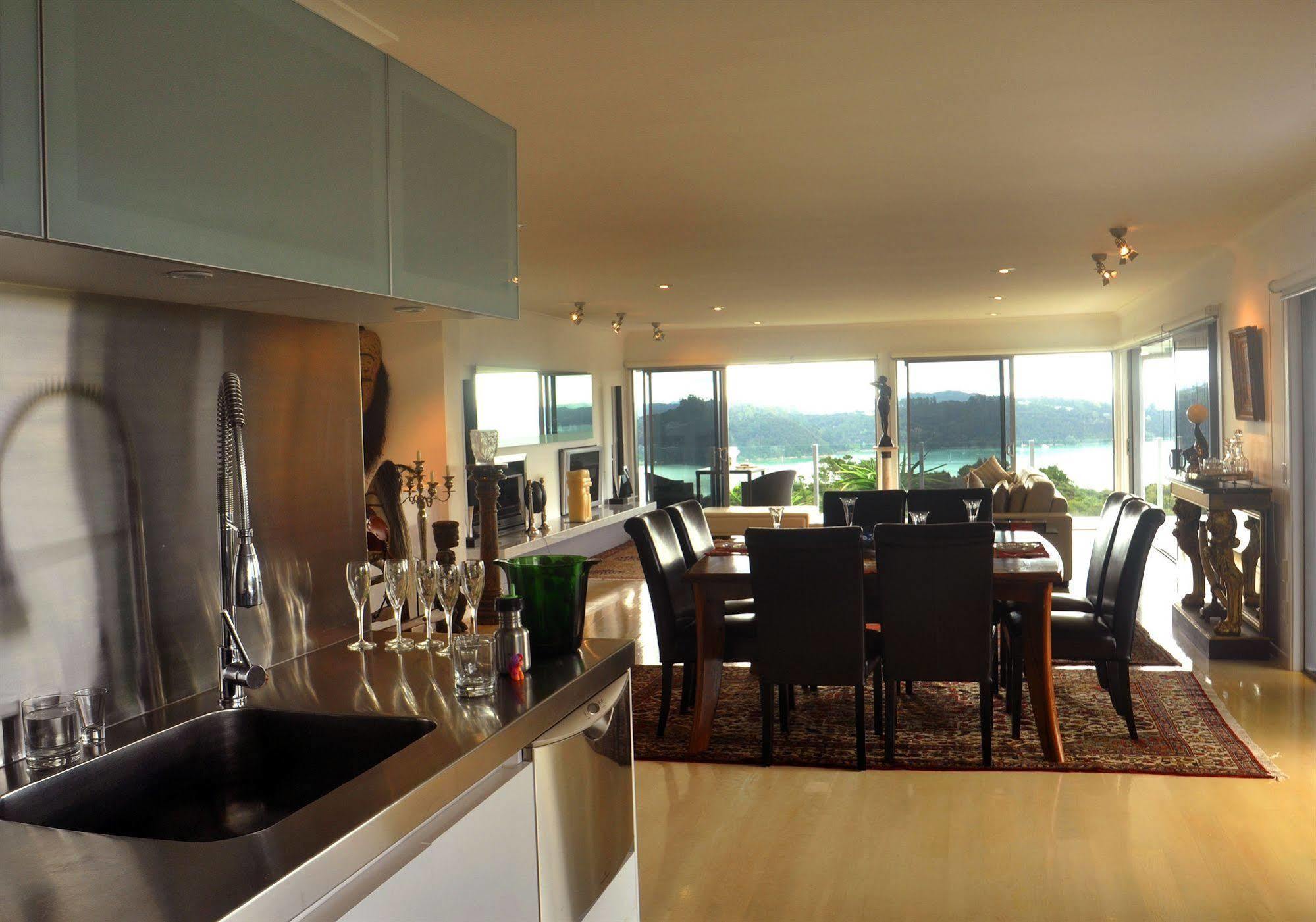 Tiki Tiki Ora Bed & Breakfast รัสเซล ภายนอก รูปภาพ